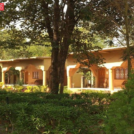 Adb Rooms Ashoka Resort Tāla Exteriör bild