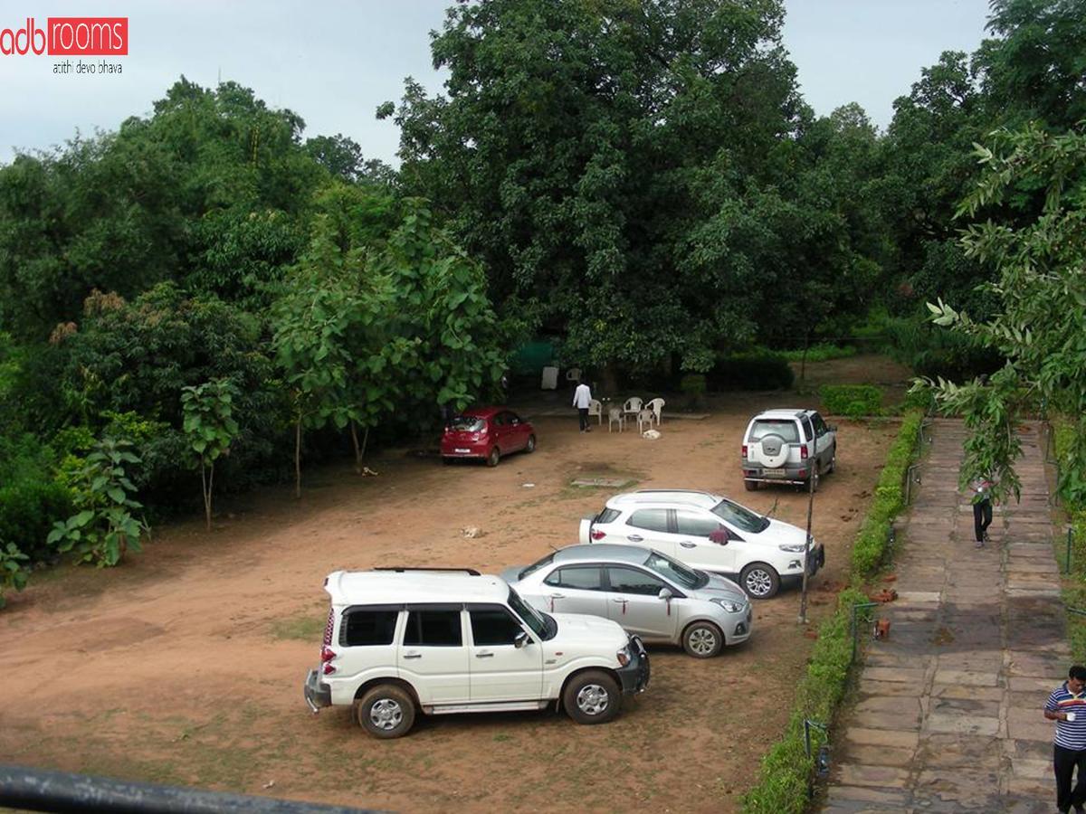 Adb Rooms Ashoka Resort Tāla Exteriör bild