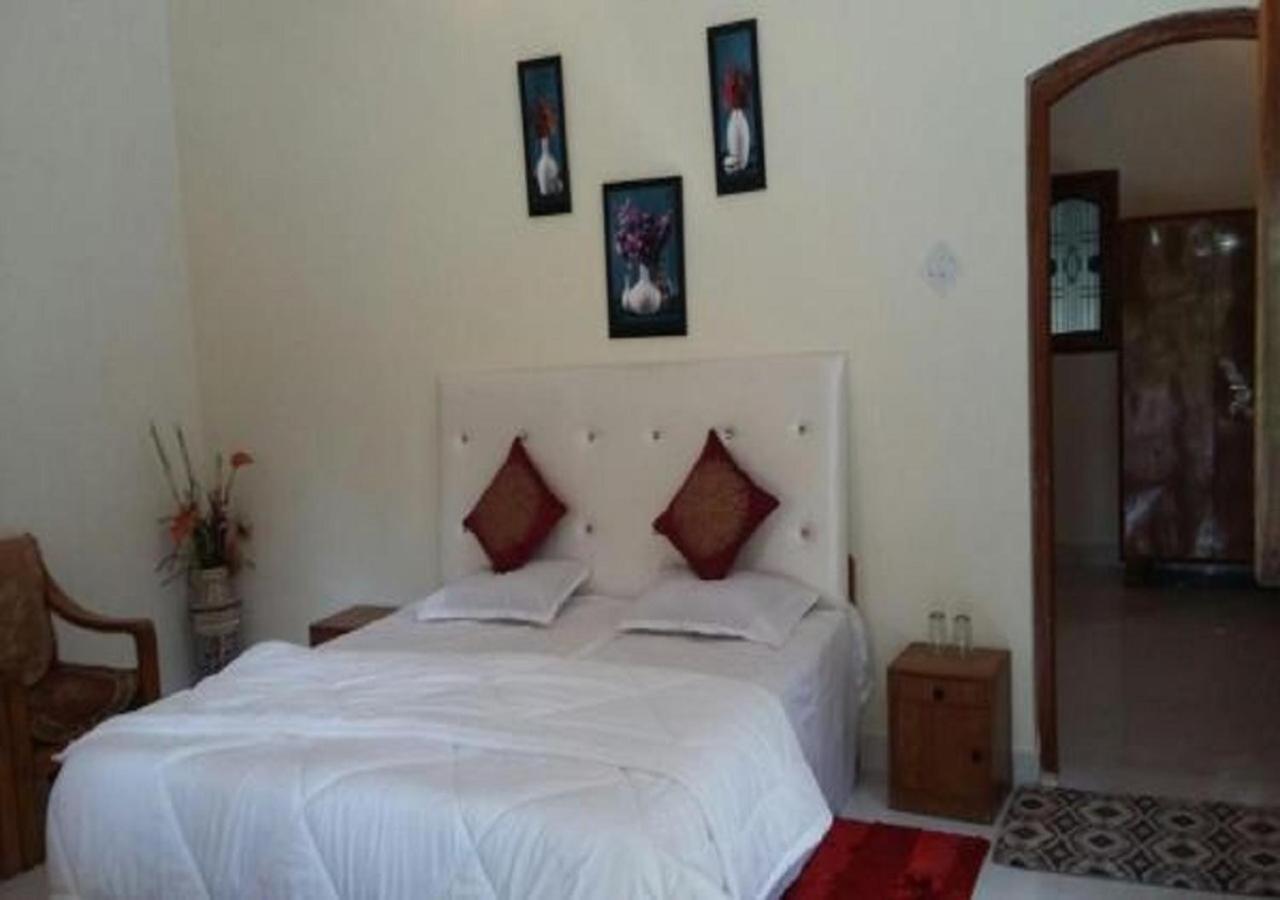 Adb Rooms Ashoka Resort Tāla Exteriör bild